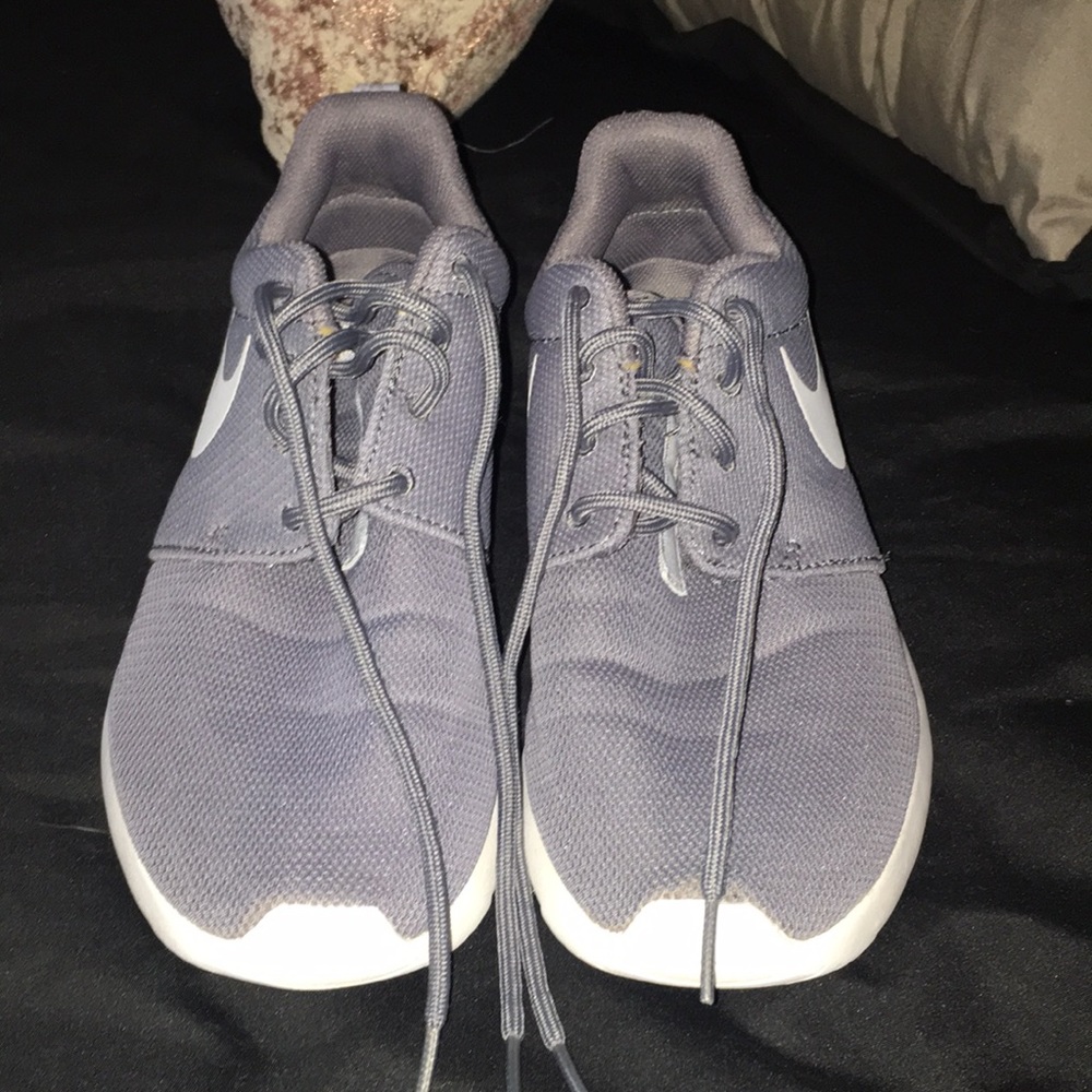 Grey Nike Roshes
